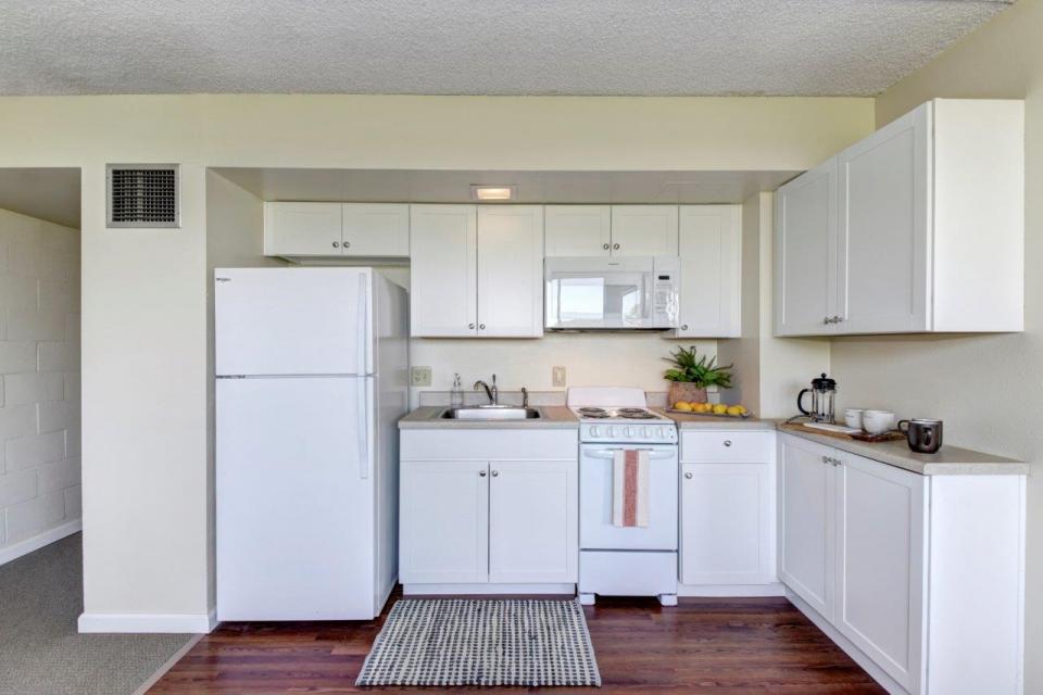 Kitchen in Deluxe One Bedroom